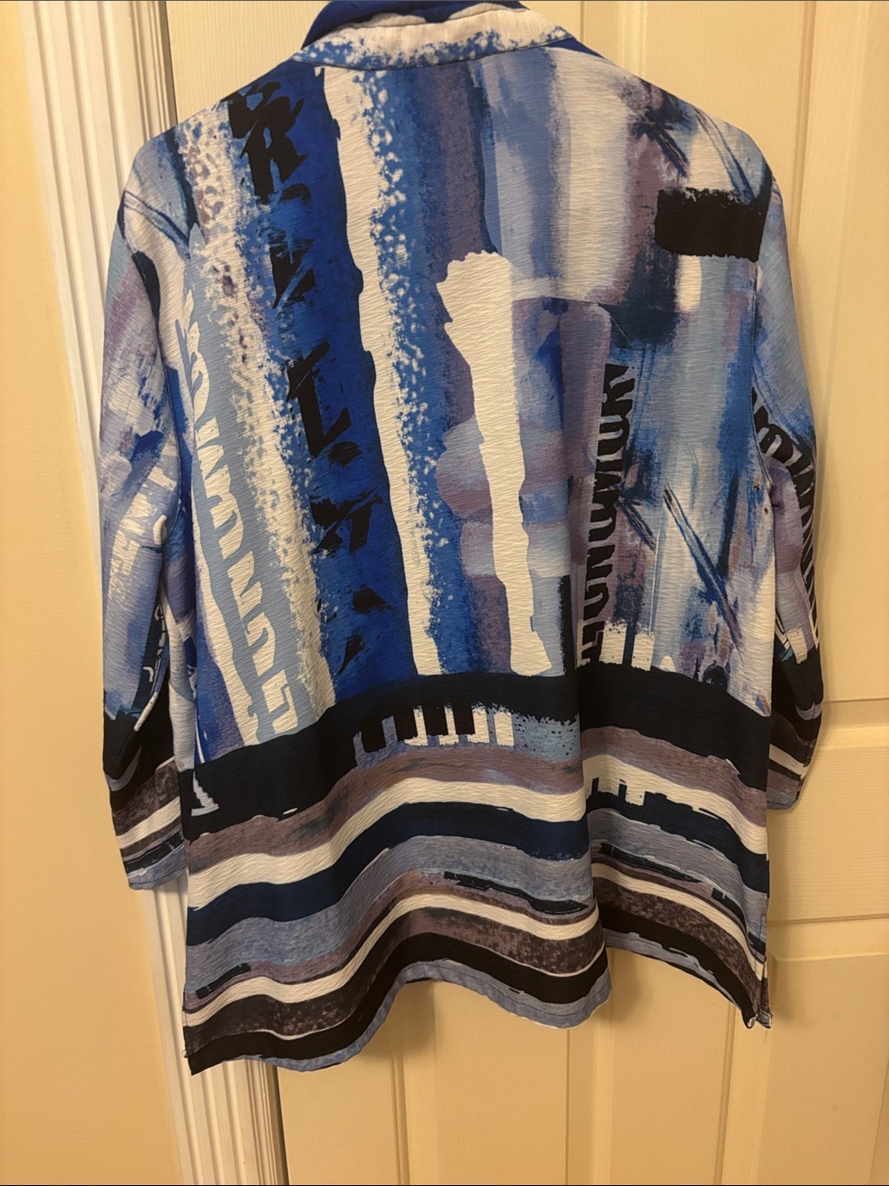 Blue and White tAbstract Button-Front Jacket - Picture 6 of 6
